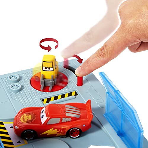 Disney and Pixar Cars On The Road Dinoco Rusteze Racing Center Playset with Lightning McQueen Toy Car, Launcher, Short Track and Spinning Pitty, Toy Gift for Kids, HGV69